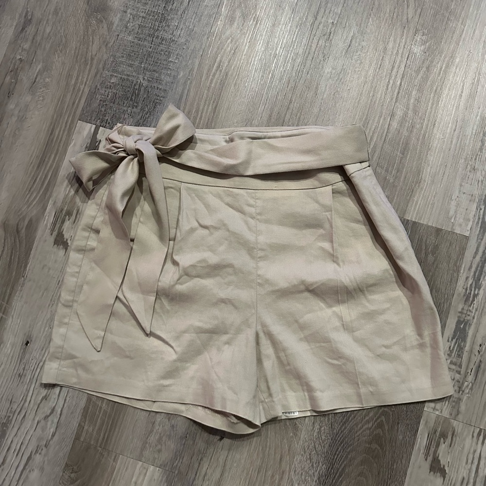 Express Linen Shorts with Belt